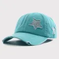 Gorra de béisbol turquesa desgastada con parches de estrellas brillantes de lentejuelas. - Ajustable / Verde Menta