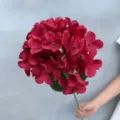 Rote künstliche Hortensie Blumenstiel Detailaufnahme für Hochzeitsdekoration und Gestecke. - 72-Köpfige Hortensie