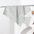 Foulard quadrato con stampa floreale leggera da donna, elegante sciarpa da collo, accessorio. - Piccolo Floreale Multicolore (#591) / 55x55cm