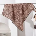 Fille chaude carré de soie imprimé léopard 90cm, bandeau de style français chic et châle. - Classique Imprimé Léopard Original Style (#457) / 90x90cm