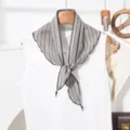Elegante gestreepte driehoekige sjaal vrouwen mode veelzijdige nek sjaaltje licht chic haaraccessoire - Zwart-Wit gestreept Stippen (730)