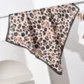 Chic foulard carre 90cm motif leopard, elegante echarpe en soie pour mode feminine. - Classique Imprimé Léopard avec Bordure Noire Style (#469) / 90x90cm