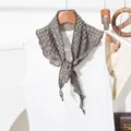 Koreaanse vintage bloemige driehoekssjaal voor dames, stijlvolle hals- en haaraccessoire. - Khaki Blad Bloemen (749)