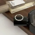 Silberner Perlenring mit unregelmäßigem Facetten-Design, stilvoller eleganter Damenschmuck. - Verstellbare Offene Größe / Silberner Kleiner Perlen-Serien-Stil