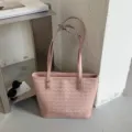Roze geweven shopper tas, stijlvolle PU lederen schoudertas voor dagelijks gebruik en werk. - Tote Bag (Zonder Hanger) / Roze