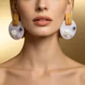 Vintage wood shell flower earrings detail, unique geometric retro style jewelry for women. - 2609193 round shell flower wooden earrings