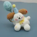 Porte-clés en peluche chiot crocheté à la main avec ballon et chapeau, charmant pendentif de sac. - Style Chien de Fête