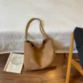 Sac a main epaule tisse marron retro, sac hobo minimaliste elegant pour tous les jours. - Kaki