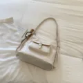 Con Ciondolo / Bianco avorio