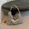 Ohne Anhänger / Leopardenweiß