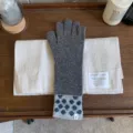 Grey knitted warm gloves with stylish polka dot cuff and cozy minimalist design for winter - Gloves / Gray