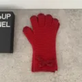 Guantes de punto a rayas rojos para mujer, cálidos guantes de invierno con bonito lazo. - Solo Guantes / Rojo