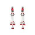 Detalle de pendientes largos étnicos rojos de cristal con diseño de abanico y cadenas colgantes. - Rojo sandía