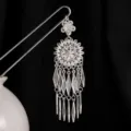 Tradicional horquilla de plata estilo chino Miao vintage con borlas largas para Hanfu - Horquilla Mariposa de Filigrana (F734-23)