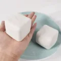 Juguete antiestrés cuadrado de tofu blanco, juguete sensorial de rebote lento para aliviar. - Tofú Cuadrado