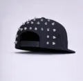 Casquette de baseball hip-hop punk noire avec clous coniques métalliques argentés et réglable. - Casquette à Rivets Argentés Inversés