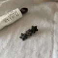 Detailed close-up of Korean retro plaid star hair clip, chic fabric design for cute bangs. - Green Star Style / 1# Green Triple Star Hair Clip