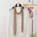 Discover this elegant brown crinkled slim scarf, perfect for stylish autumn styling and daily wear. - 180x20cm / Dark Camel