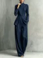 Set camicia collo mandarino e pantaloni larghi blu scuro per stile minimalista donna. - Blu navy