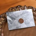 Enveloppe effet marbre avec sceau de cire vintage kit de papeterie pour ecriture romantique. - 1 Enveloppe + 1 Autocollant Sceau de Cire / Gris Argent