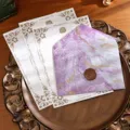 Ensemble de papier a lettres et enveloppe motif marbre vintage avec cachet de cire. - 1 Enveloppe + 3 Papiers à Lettres + 1 Autocollant / Violet Brume