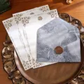 Enveloppe motif marbre et set de papeterie florale vintage avec sceau de cire pour lettres. - 1 Enveloppe + 3 Papiers à Lettres + 1 Autocollant / Gris Argent