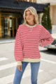 Κόκκινη και λευκή ριγέ oversize φούτερ μακρυμάνικη με λεπτομέρεια σε εξωτερικό χώρο. - S / Tops / Κόκκινο και λευκό ριγέ