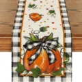 Runner da tavola autunnale del Ringraziamento con zucca e motivo a quadretti bianchi e neri. - 33*91 / 52