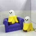 Süßer 3D gedruckter Bananen Geist Fidget Spielzeug Schlüsselanhänger Taschenanhänger Variant - Halb geschälte Banane