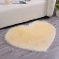 Tapis Doux en Forme de Cœur Fausse Laine Tapis de Sol Jaune Salon Chambre à Couché - 30*40cm / Beige