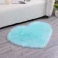 Tapis en fausse fourrure pelucheux en forme de cœur doux tapis de sol shaggy pour chambre - Bleu lac