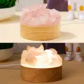 Lampe de Nuit USB en Cristal Rose Naturel avec Base en Bois Éclairage d'Ambiance - Quartz Rose Brut-Lumière Froide