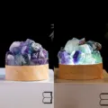 Veilleuse d'ambiance USB de chevet en pierre de cristal fluorite naturelle, lampe déco. - Pierre Brute de Fluorite Colorée Lumière Froide