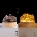 Veilleuse en cristal naturel avec socle en bois, lampe d'ambiance de chevet alimentée par USB. - Pierre Brute de Quartz Fumé Lumière Chaude