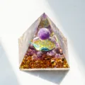 Handmade crystal pyramid ornament with natural amethyst spheres, crushed stones and golden foil in resin. - AG 6