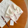 Κορεάτικο πλεκτό τριγωνικό μαντήλι λαιμού με κόκκινη δαντελωτή άκρη για τον χειμώνα - 22X88cm / Λευκό