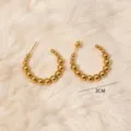 Vista detallada de pendientes de aro de acero inoxidable dorado con un elegante diseño en forma de C. - Estilo Dorado 3cm (4#) / Dorado