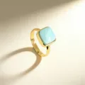 Anillo ajustable con gema azul cuadrada en acabado dorado, estilo minimalista chic y elegante. - 13# Larimar