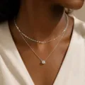 Elegante collar de doble capa de circonita con colgante solitario y cadena texturizada para mujer. - Estilo de Cadena Texturizada (Estilo 4) / Plateado