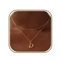 Collar de doble capa de oro con letra D, joyería elegante y minimalista para mujer. - Letra D