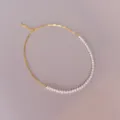 Collier asymétrique perles et chaîne trombone dorée, beau détail de bijoux élégant et chic. - Style 7
