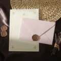 Vintage Schreibwaren Set mit rosa strukturiertem Umschlag, Briefpapier und Wachssiegel. - Rosen Briefpapier Stempel Set / Mehrteiliges Set / Rosa