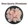 Pietre grezze di cristallo di quarzo rosa naturale in piatto nero per decorazione. - Quarzo Rosa Premium / Misura 1,5-3 cm (100g)