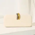Elegante bolso de mano en cuero PU con diseño de cocodrilo y anillos metálicos para fiesta. - Blanco