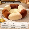 Letto per animali in flanella marrone e beige, design rotondo e caldo per cani e gatti. - M (42*42cm) / Nido di Petali di Biscotto / Marrone + Bianco Sporco