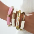 Bracelet empilable en résine acrylique colorée avec des accents dorés pour la mode. - Bracelet Épissage Acrylique CCB (6837901HB) / Set de 4 pièces