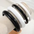 Minimalist acrylic resin bangles set, chic chunky black and white stackable bracelets. - Round Resin Bangle (6824803)