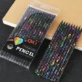 Crayons HB en bois noir Qili avec motifs de dessin animé colorés et sommet en diamant. - C4132 Crayon en Bois Noir Avec Strass