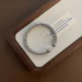 Bracelet manchette torsadé en cotte de mailles argentée minimaliste bijoux pour femmes - 02-M6 Jonc Torsadé en Acier Titane