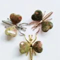 Natural stone crystal dragonfly butterfly figurine, heart-shaped gemstone metal home decor. - Gold / Unakite